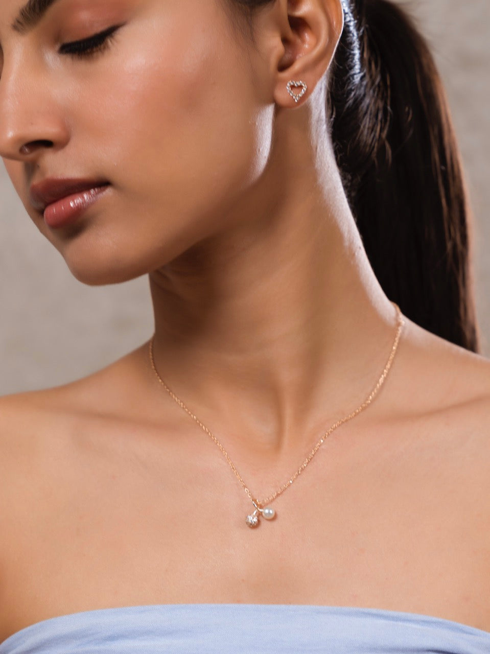 Daffodil Necklace With Carat Polish