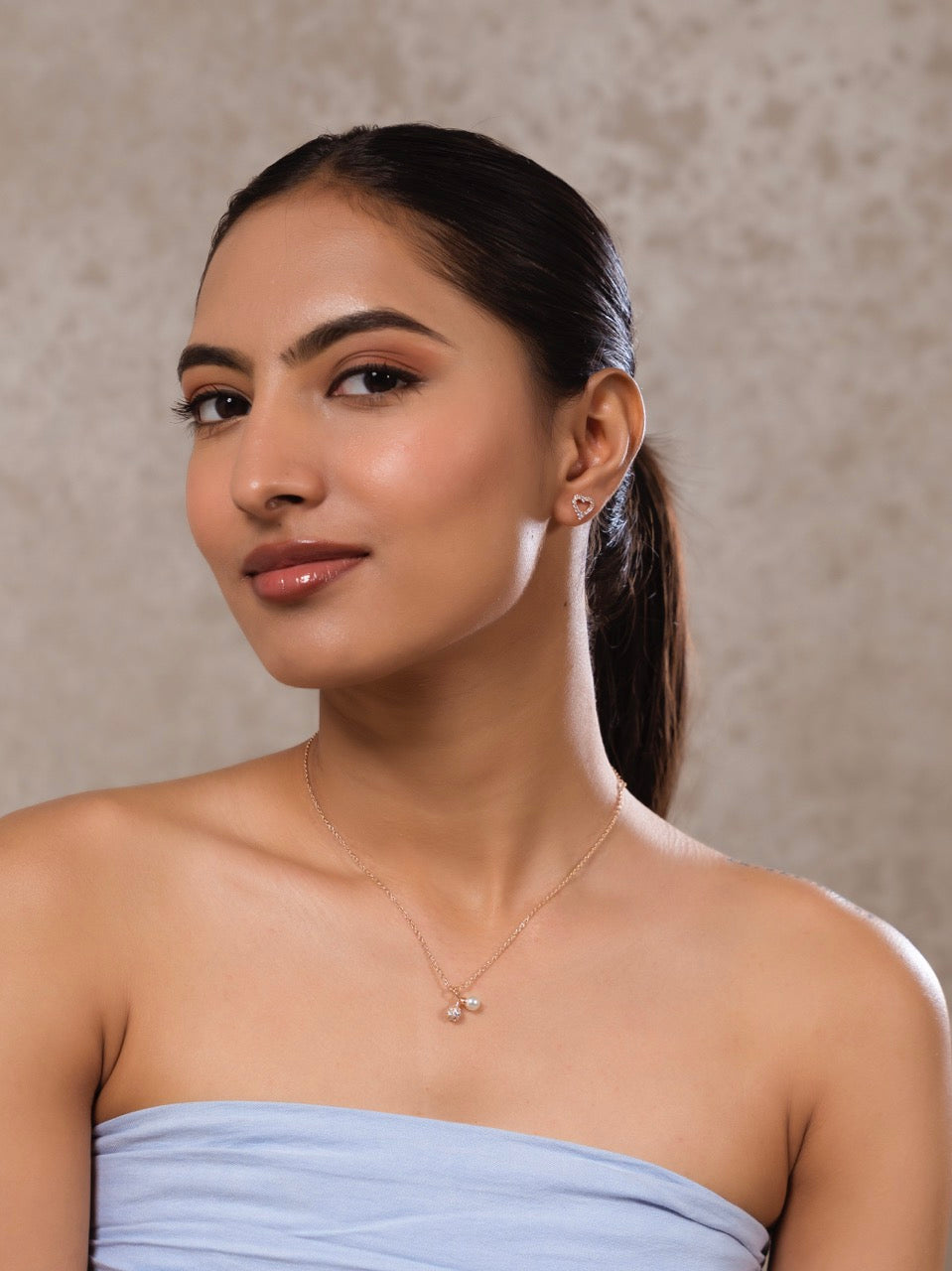 Daffodil Necklace With Carat Polish