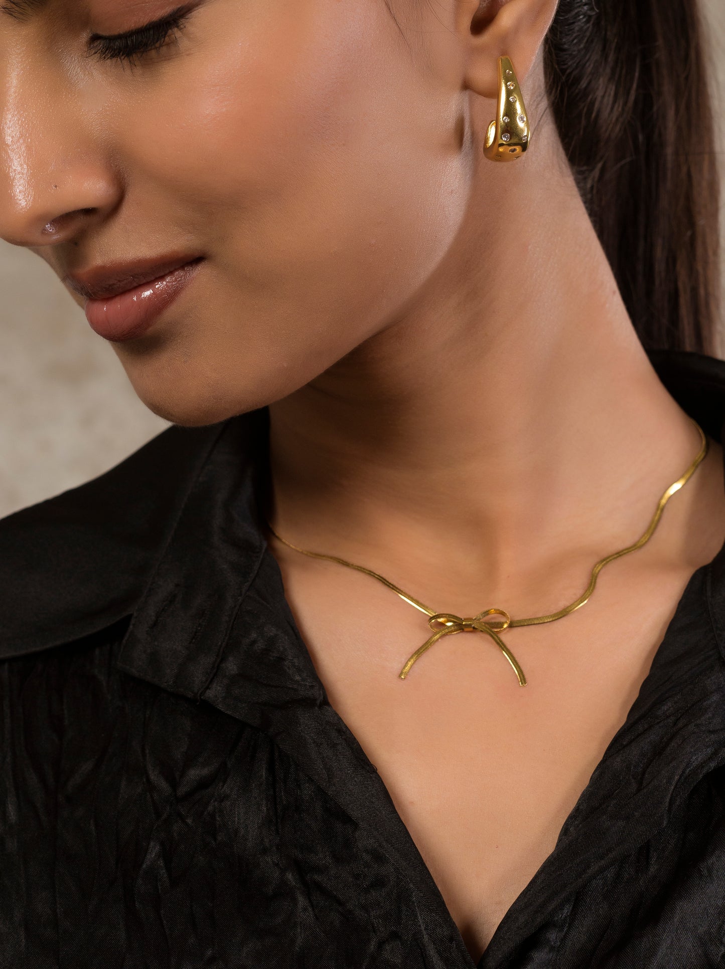The Bow Necklace