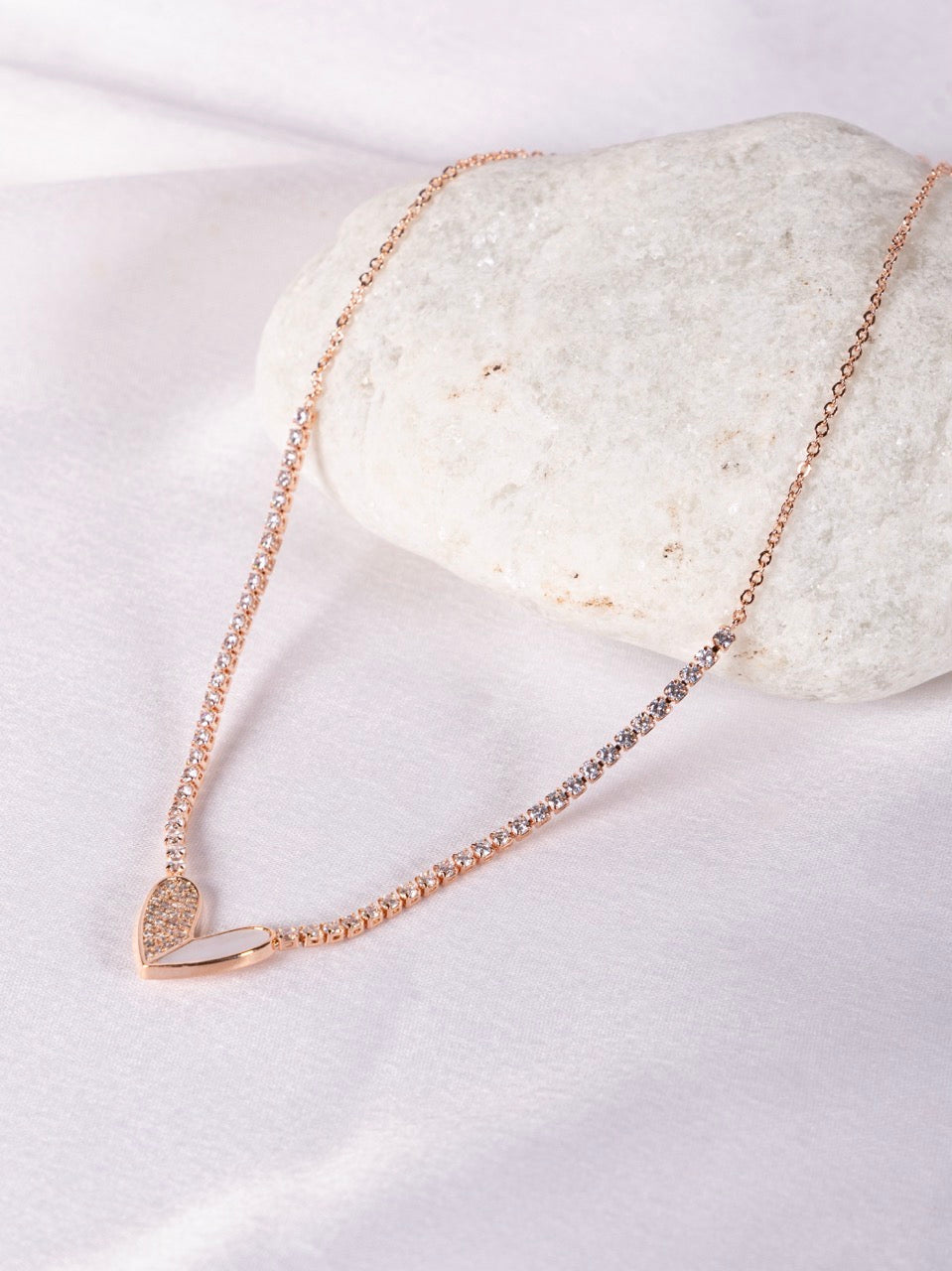 Amour Mother Pearl Necklace With Crystals