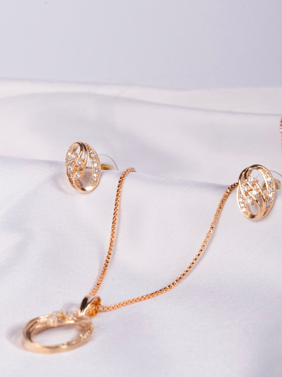 Oriana Pendant Set
