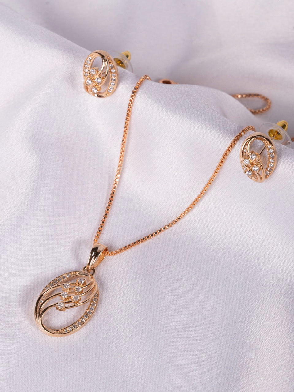 Oriana Pendant Set