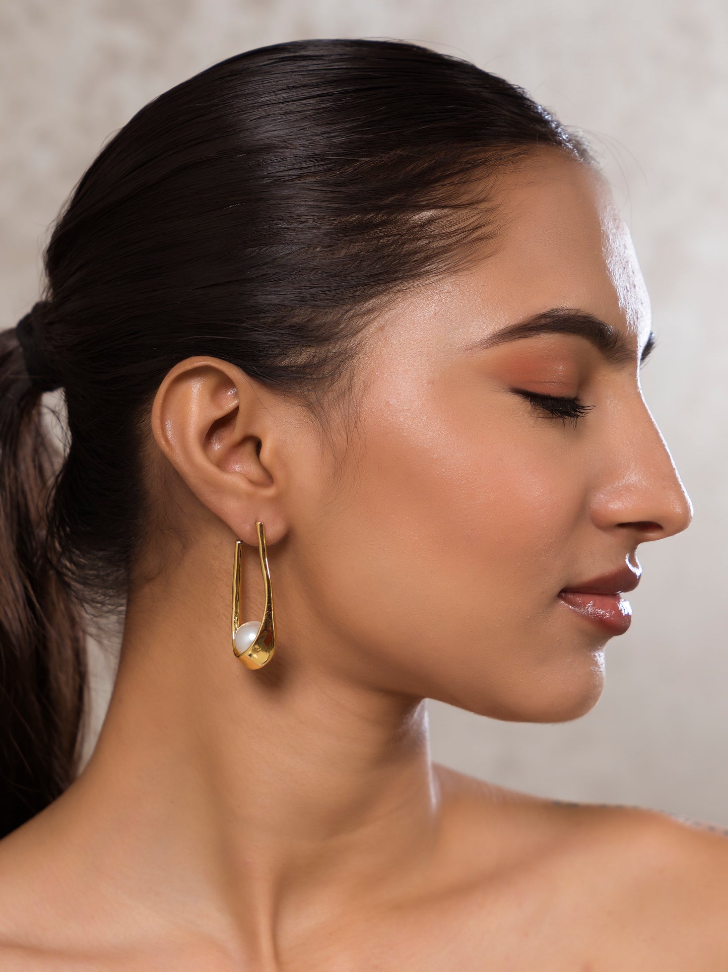 Elysian Pearl Earring
