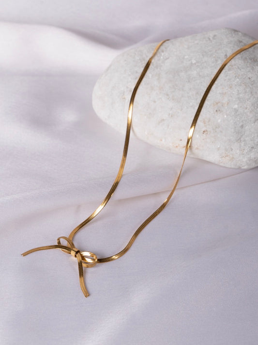 The Bow Necklace
