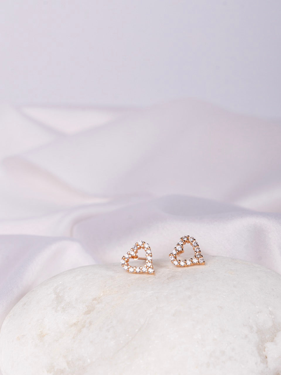 Amour Studs