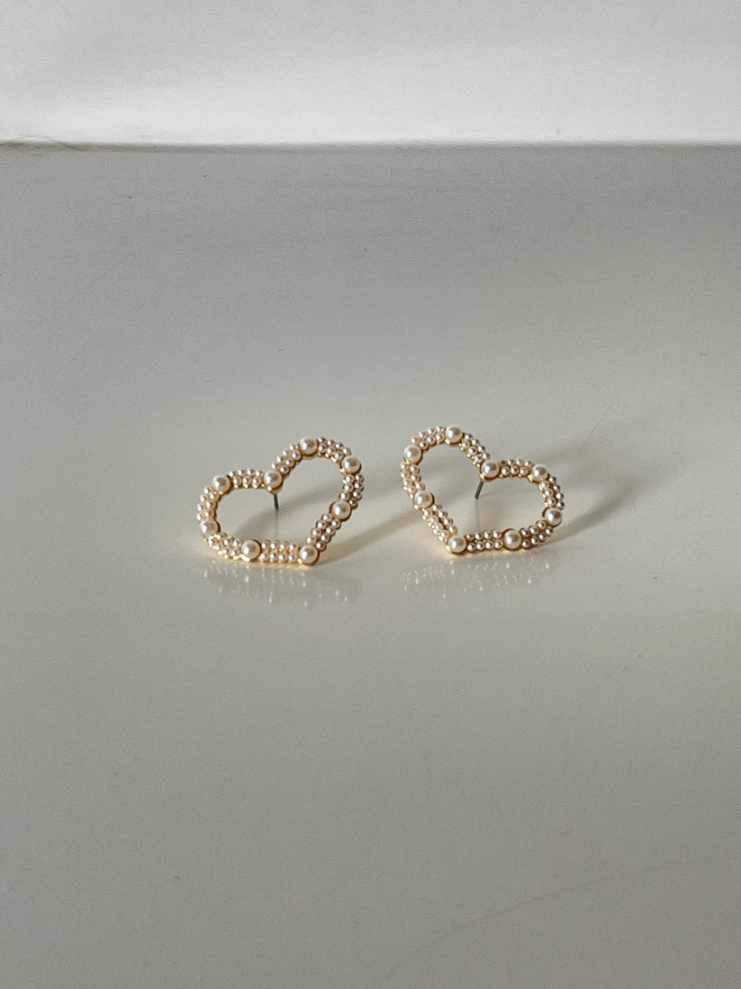 Heart shaped Pearl studded earrings